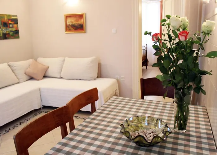 Adagio Theatre Split