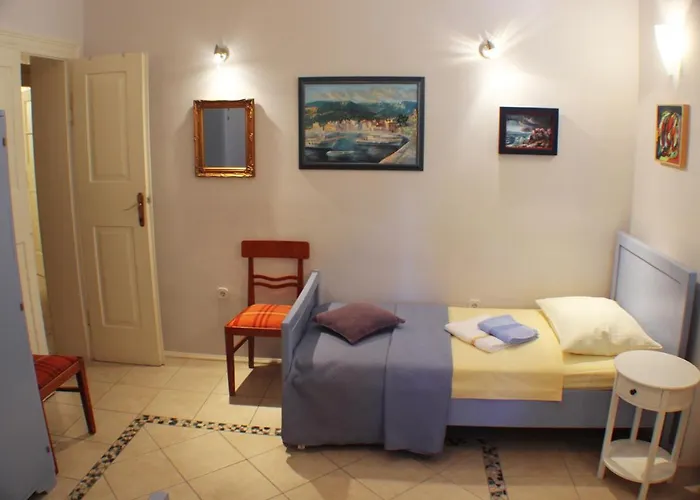 Adagio Theatre Split