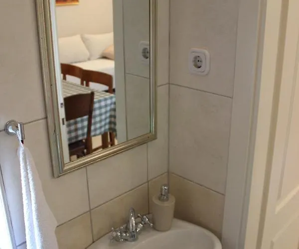 Adagio Theatre * Split