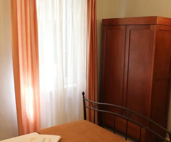 Adagio Theatre * Split